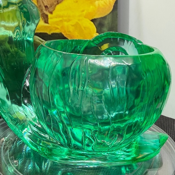 Unique Resin Green Snail Planter - Picture 6 of 14